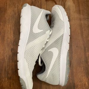 Women’s 10 Nike